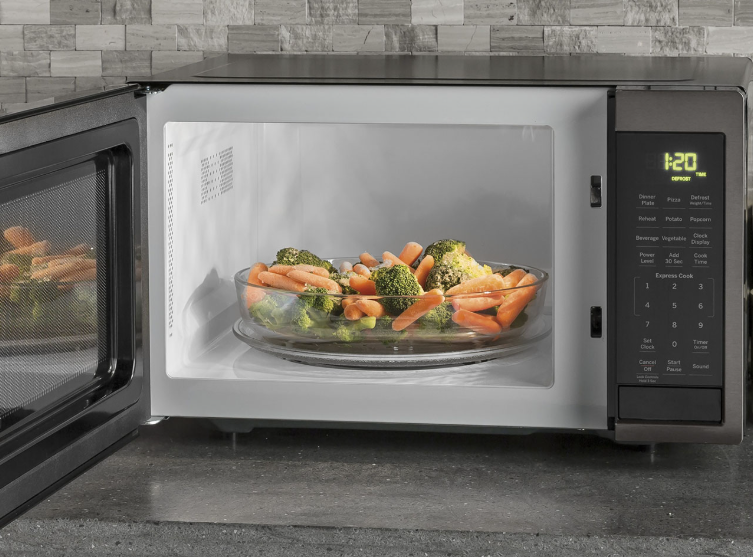 Can You Put Metal in a Microwave Oven?