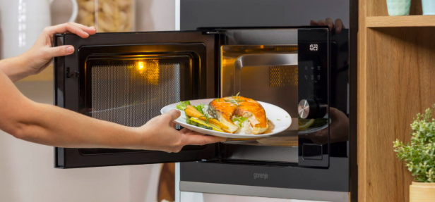 Solo vs Convection Microwave Oven: Which One is Right for You?