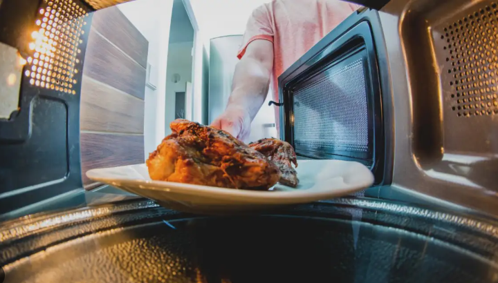 How to Fix a Microwave Oven Light Not Working